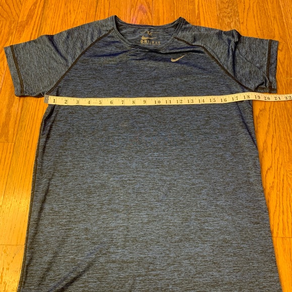 Nike Dri-FIT CLIMACOOL Heather Grey/Blue Performance T-Shirt (M) - Picture 7 of 7